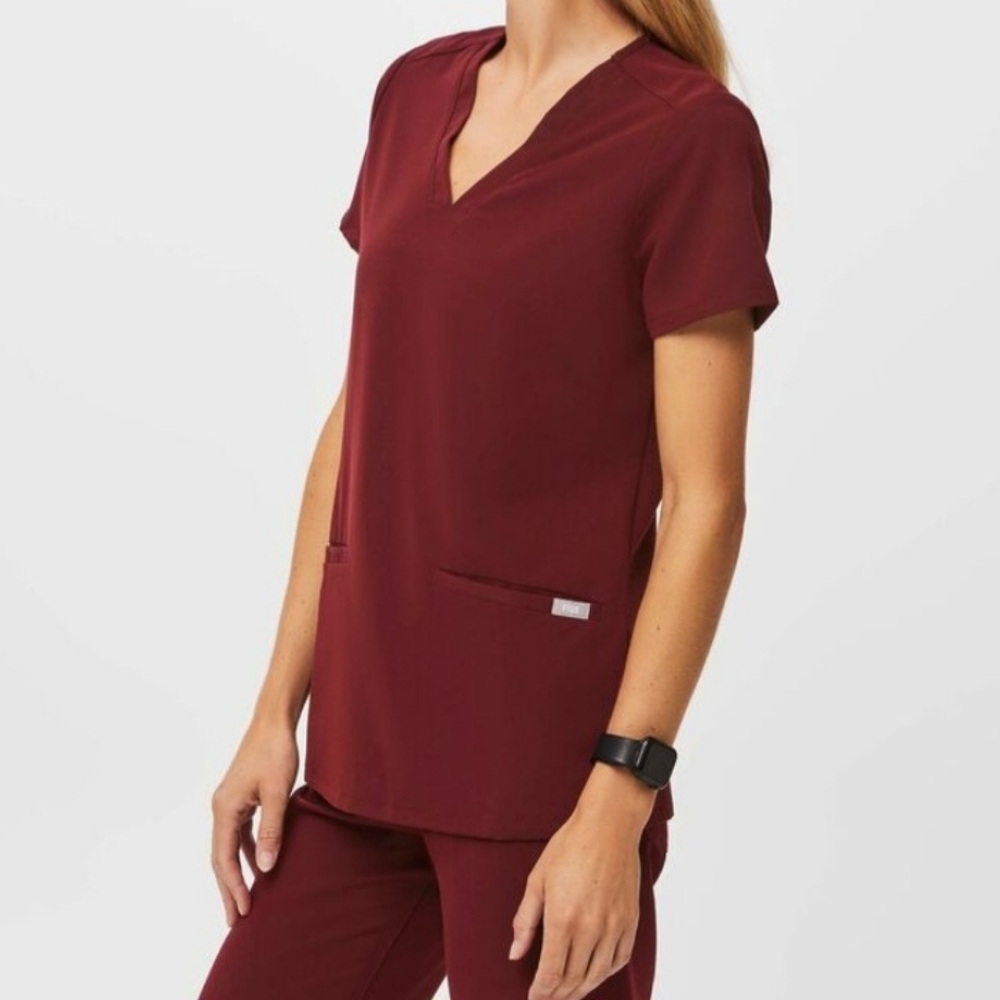 FIGS scrub set